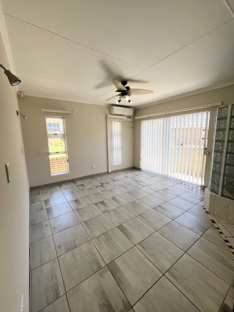 4 Bedroom Property for Sale in Menkenkop Western Cape